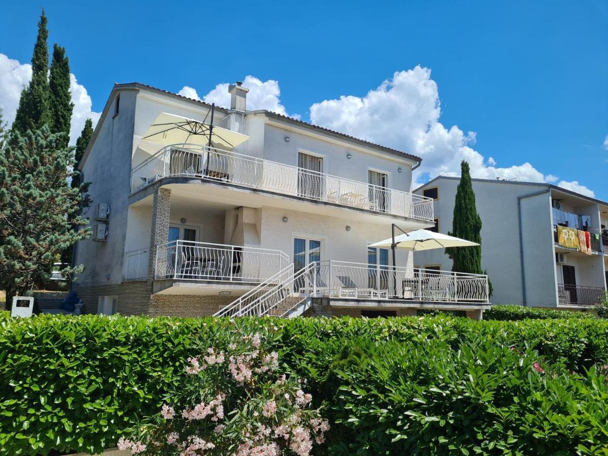 Apartments Elizabeta Dramalj Buitenkant foto